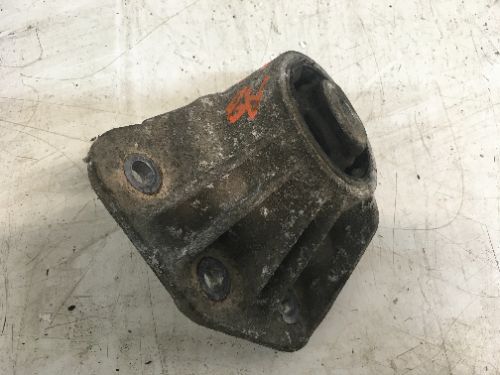 AUDI A8 D3 (2005) REAR DIFFERENTIAL SUPPORT MOUNT