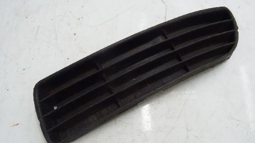 AUDI A4 B5 (1999 > 2001) FRONT LEFT LOWER BUMPER GRILL